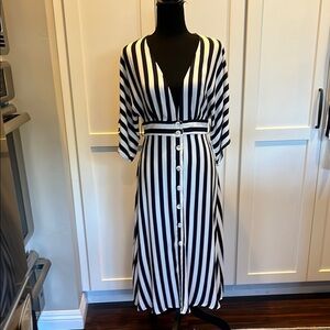 Forever 21 Monochrome Striped Long Sleeve Dress S